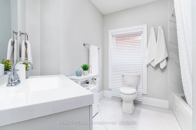 Additional image 17 of 99 Chestnut Ave