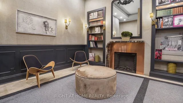 Additional image 39 of 375 King St Unit 2103