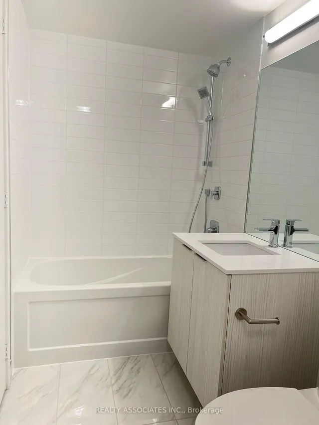 Additional image 7 of 158 Front St Unit 1816