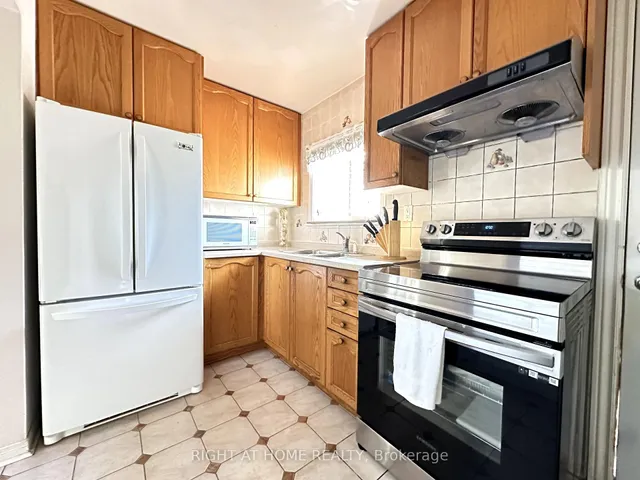 Additional image 23 of 28 Huntington Ave