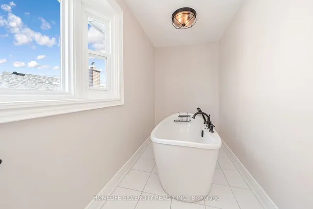 Additional image 17 of 27 Caldwell Cres