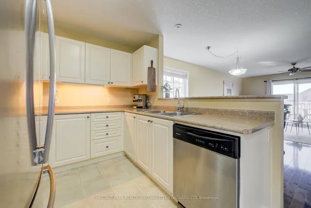 Additional image 11 of 988 Zeller Cres