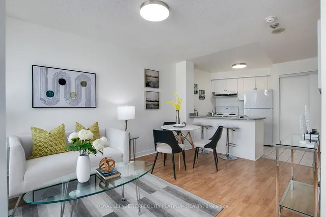 Additional image 2 of 650 Queens Quay Unit 1123