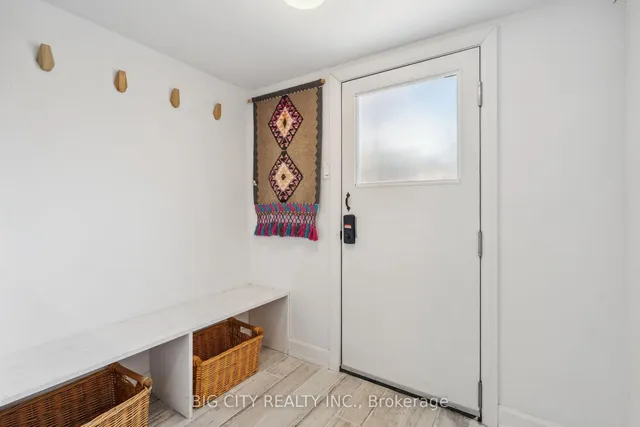 Additional image 31 of 114 Robina Ave