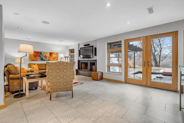 Additional image 18 of 39 Farmcote Rd