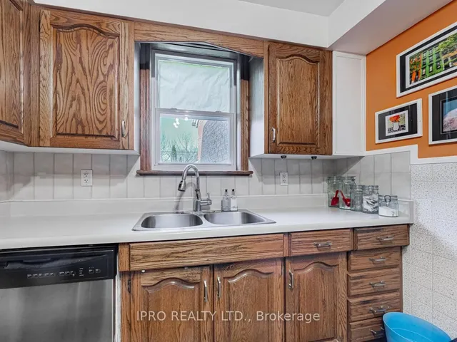 Additional image 10 of 948 Pape Ave