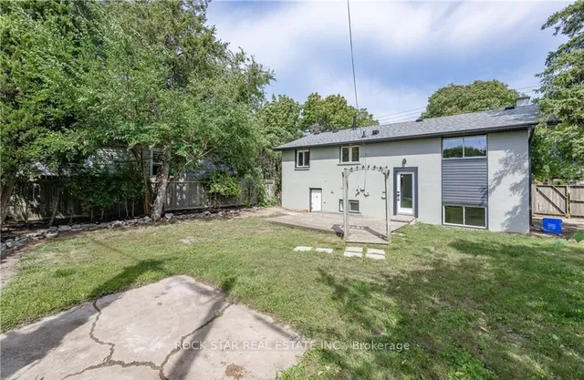 Additional image 25 of 694 Upper Ottawa St