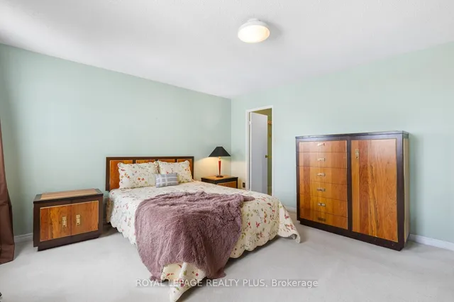 Additional image 20 of 3650 Kaneff Cres Unit 1002