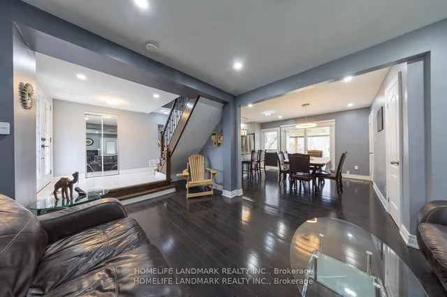 Additional image 27 of 103 Oakley Blvd