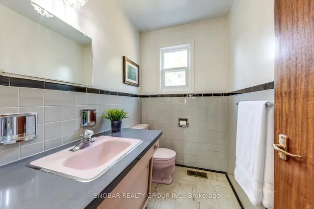 Additional image 17 of 6 Hartsdale Dr