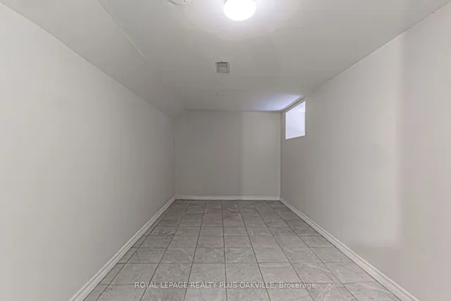 Additional image 19 of 58 Lorne Ave