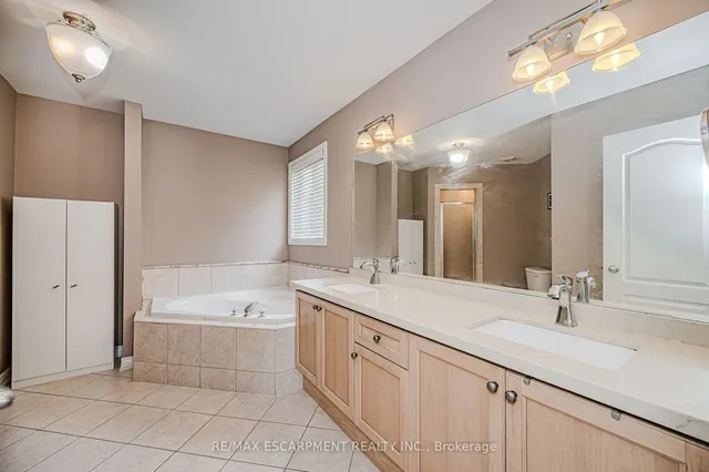 Additional image 24 of 76 Moorland Cres