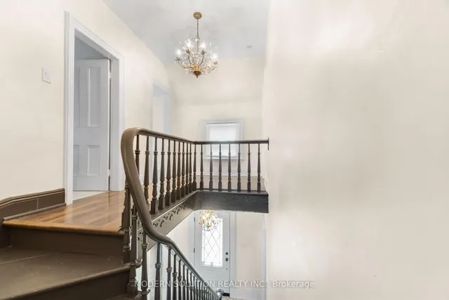 Additional image 17 of 3015 Dundas St