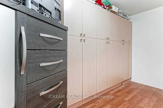 Additional image 18 of 3700 Kaneff Cres Unit 202