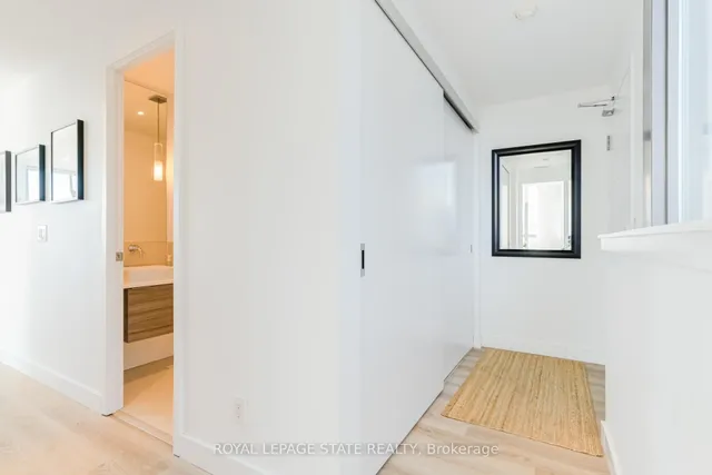 Additional image 25 of 8 Charlotte St Unit 1407