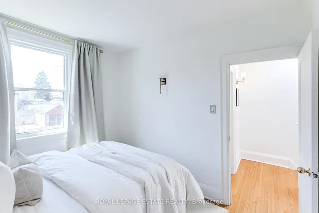 Additional image 34 of 46 Thyra Ave