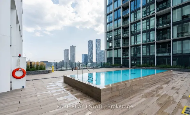 Additional image 19 of 158 Front St. East St Unit 1718