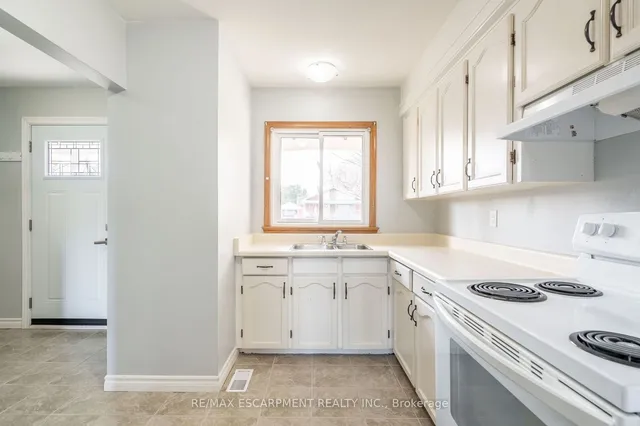 Additional image 13 of 47 Bobolink Rd