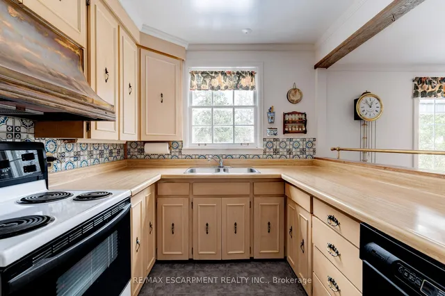 Additional image 14 of 847 FOREST GLEN Ave