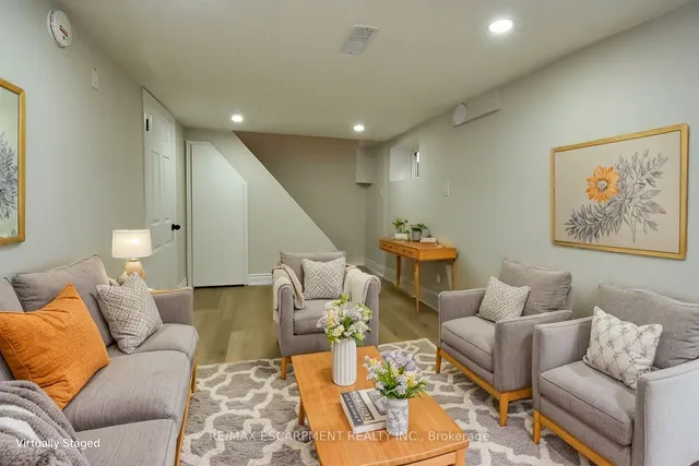 Additional image 31 of 32 Vansitmart Ave