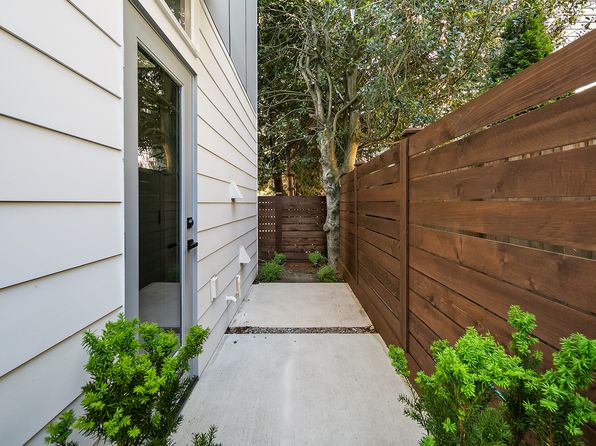 828 NW 52nd St #B, Seattle, WA 98117
