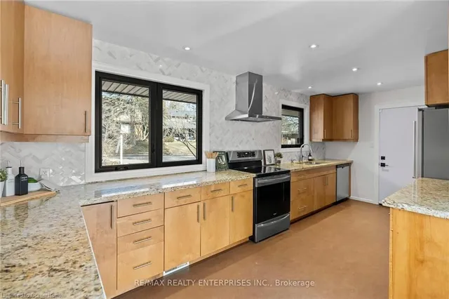 Additional image 10 of 75 Robinhood Dr