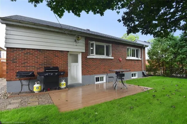 Additional image 33 of 141 Reid Ave