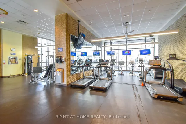 Additional image 20 of 33 Harbour Sq Unit 1027