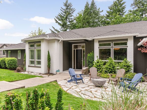 3438 SW Doschview Ct, Portland, OR 97239