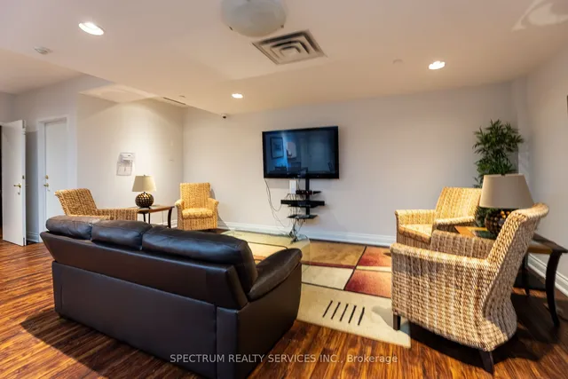 Additional image 35 of 980 Yonge St Unit 205