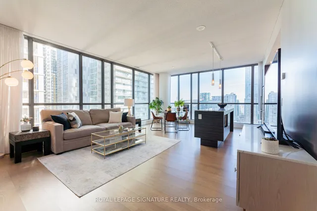 8 Charlotte St Unit 2006