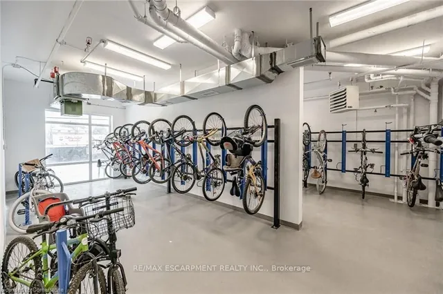 Additional image 33 of 450 Dundas St Unit 436