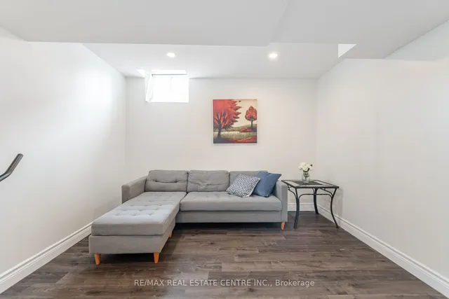 Additional image 32 of 577 Caverhill Cres