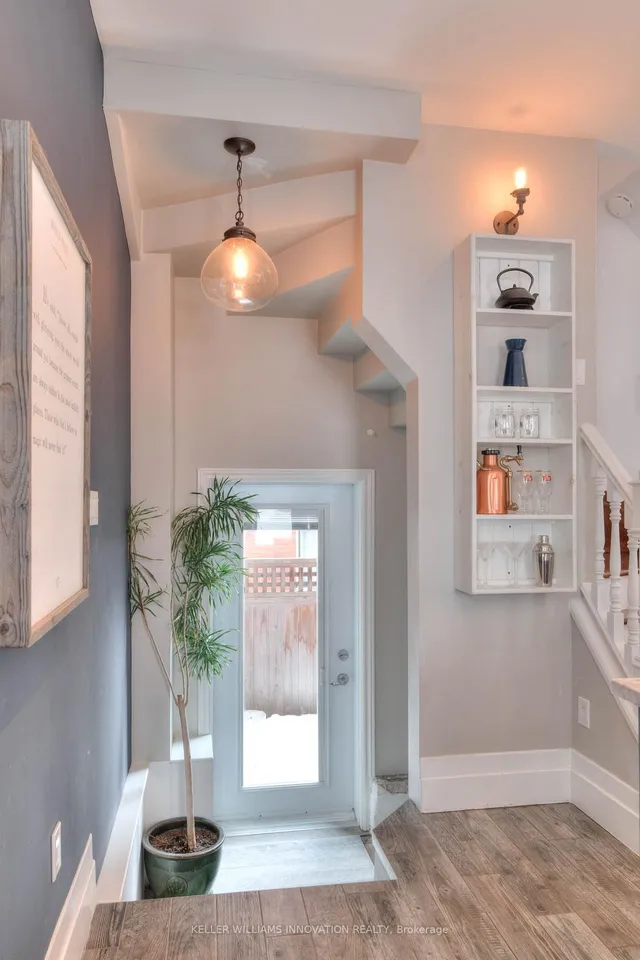 Additional image 15 of 350 Queen St