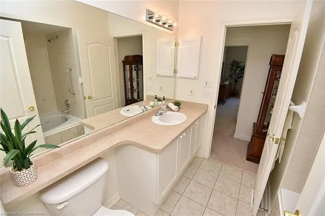 Additional image 31 of 118 Silverbirch Blvd