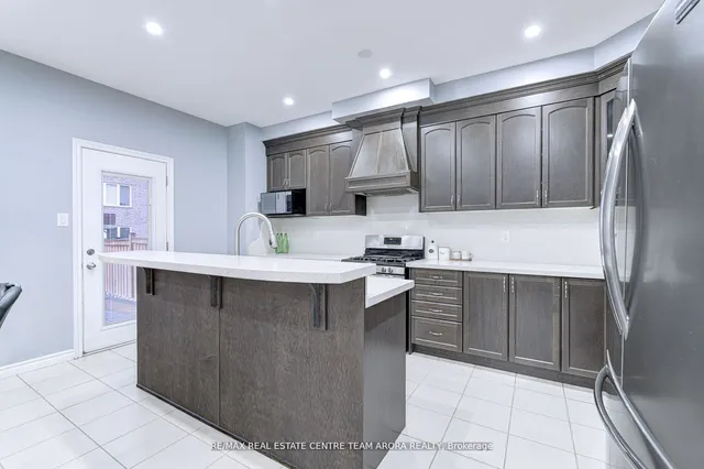 Additional image 11 of 27 Monkton Circ