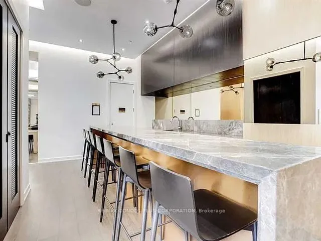 Additional image 18 of 101 Erskine Ave Unit 2805