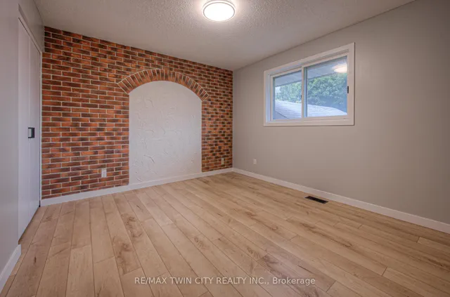 Additional image 20 of 18 Bosworth Cres