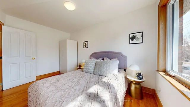 Additional image 29 of 216 Humberside Ave