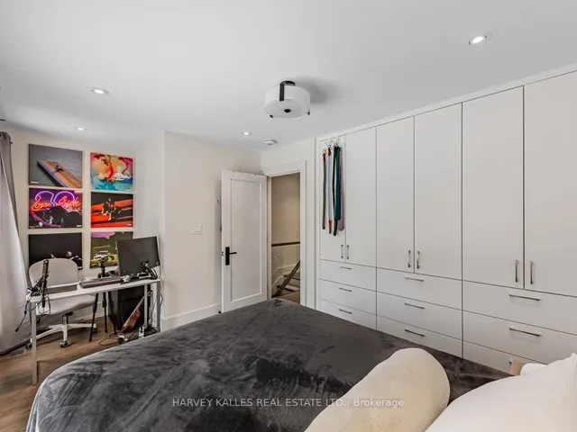 Additional image 35 of 74 Woburn Ave