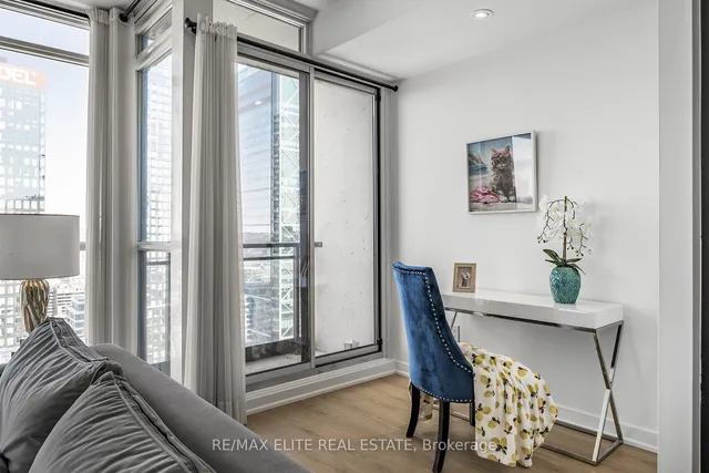 Additional image 20 of 25 Capreol Crt Unit 3805