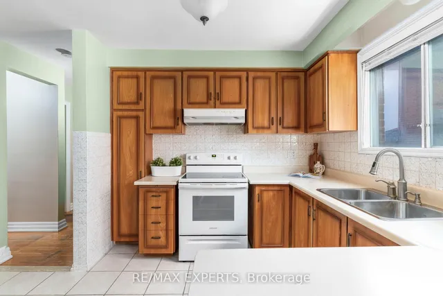 Additional image 6 of 40 Benrubin Dr