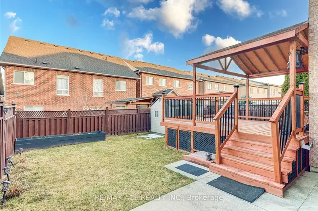 Additional image 31 of 62 Saffron Cres