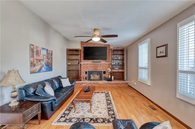 Additional image 19 of 2137 Cleaver Ave