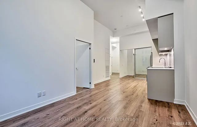 Additional image 12 of 405 Dundas St St Unit 112