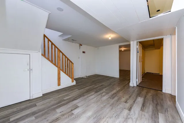 Additional image 31 of 3424 Laddie Cres