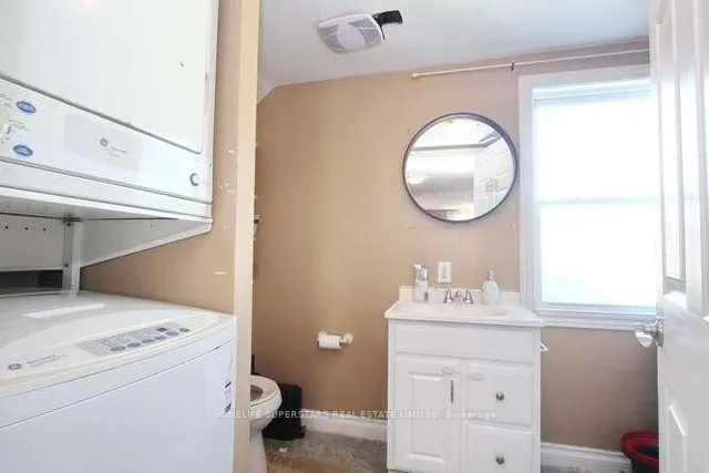 Additional image 12 of 99 Woodward Ave