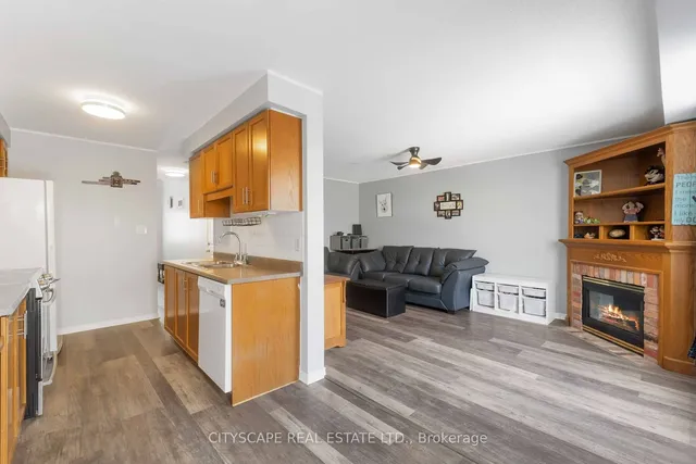 Additional image 16 of 76 Frances Ave Unit 14