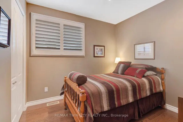 Additional image 23 of 158 Martinglen Cres