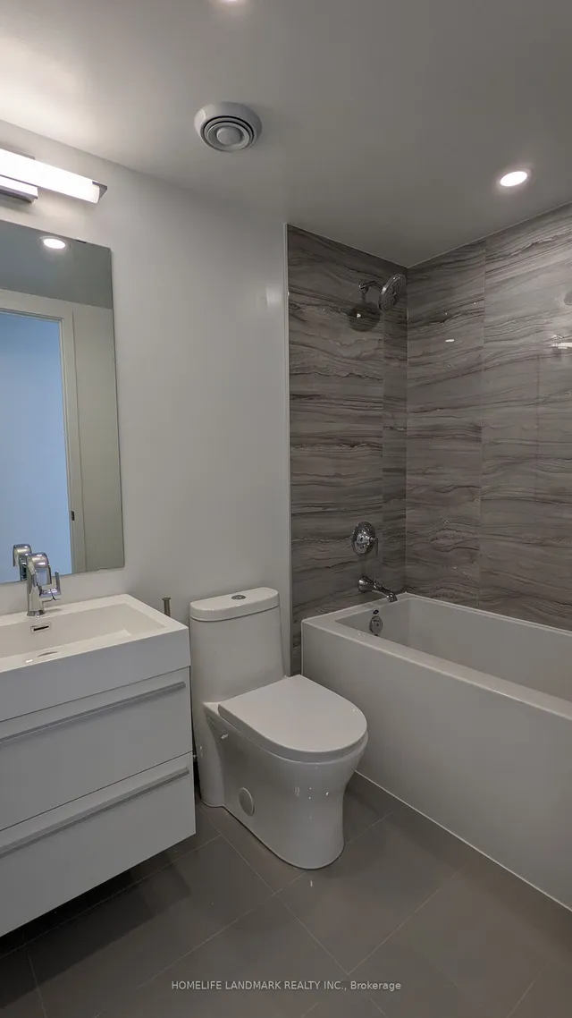 Additional image 15 of 39 Roehampton Ave Unit 3209